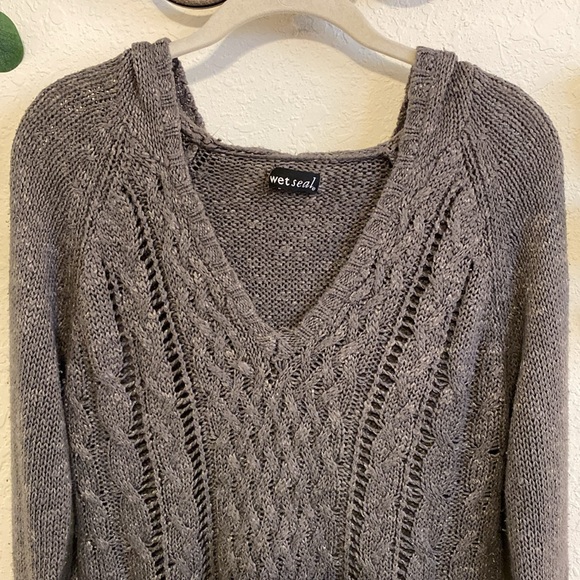 Vintage Y2K Wet Seal Grunge Gray Cable-Knit Hooded Sweater✨ - Picture 3 of 6